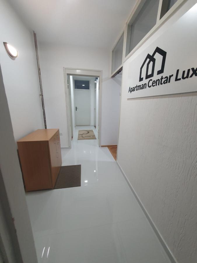 Apartamento Apartman Centar Lux Pirot Exterior foto